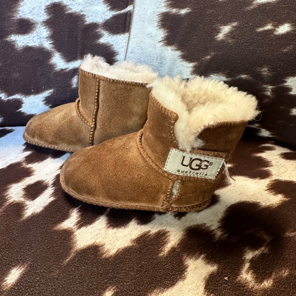 Toddler UGGs “Erin” - Picture 4 of 4